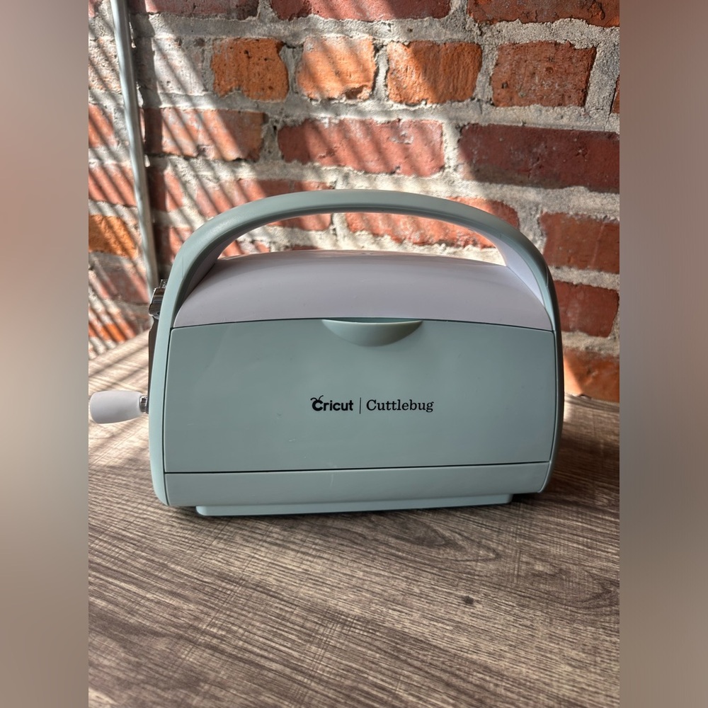 Cricut Cuttlebug Machine